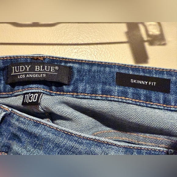Judy Blue Jeans Women’s 11/30 Skinny Fit Denim Distressed JB88212 - Picture 8 of 10